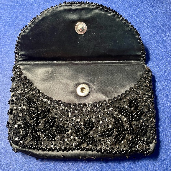 Vintage coin purse with beads and sparkle - Picture 3 of 6
